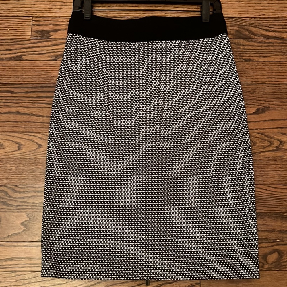 BCBG tweed knee length skirt.